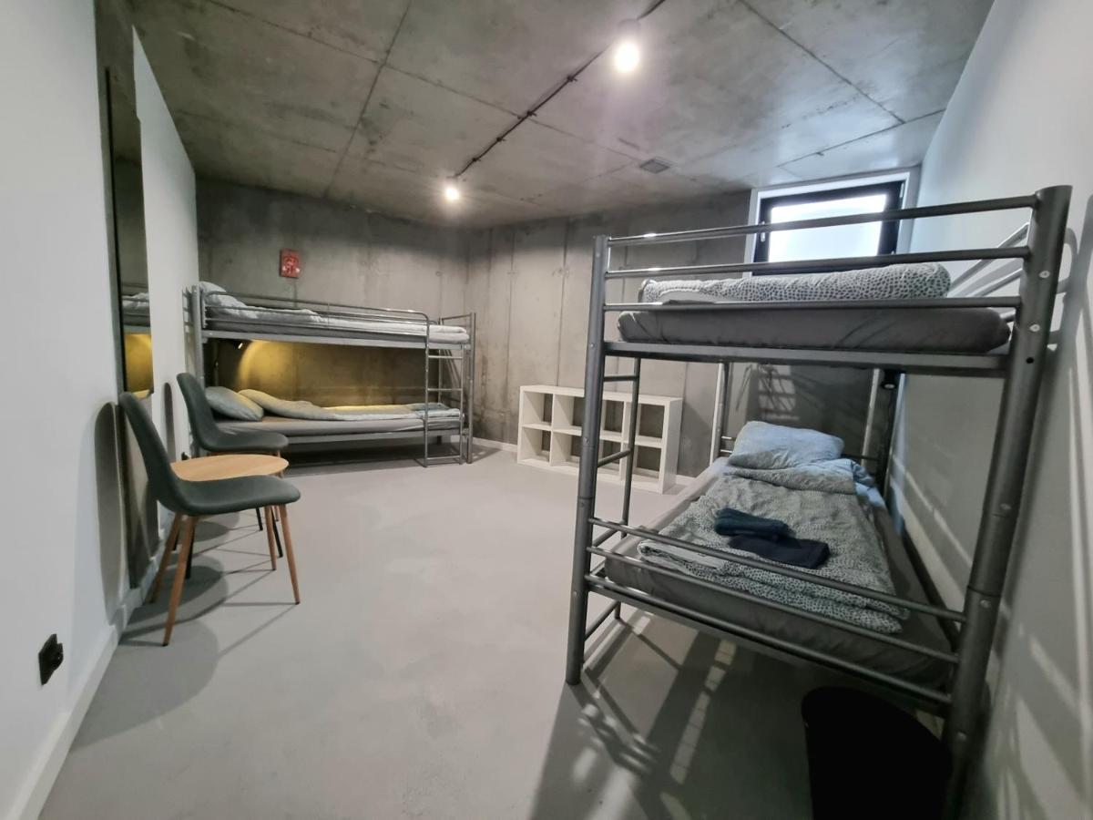 Industrialna Piwnica Hostel Danzica Esterno foto