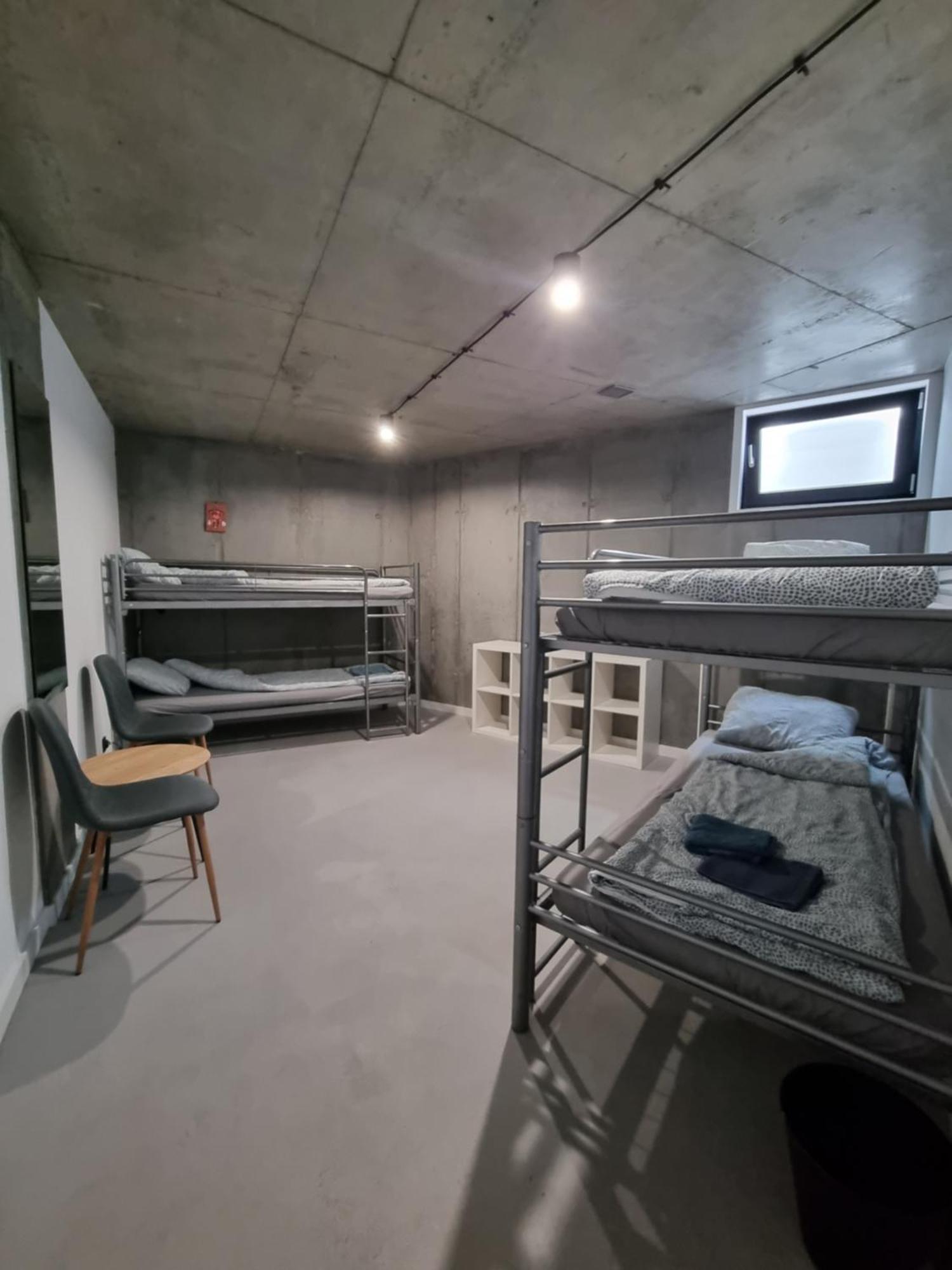 Industrialna Piwnica Hostel Danzica Esterno foto